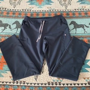 figs technical collection scrubs women
Pants. Size. Large tall.